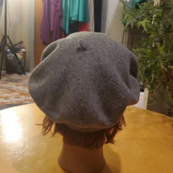 Excellent Condition Basque Beret 100% French Wool Beret FINEST QUALITY - Picture 5 of 6
